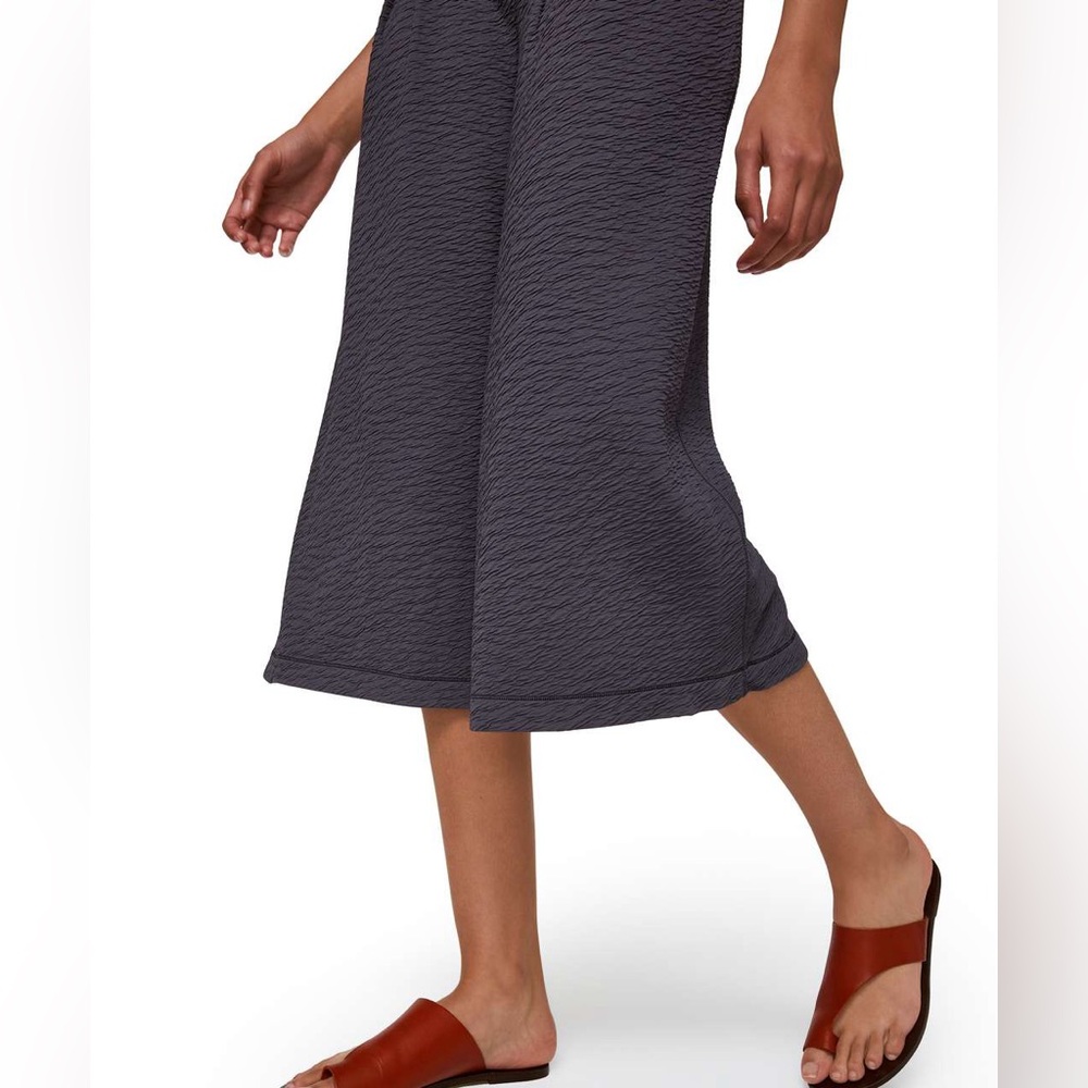 Lululemon Can You Feel The Pleat Crop in Moonwalk - Picture 3 of 15